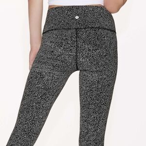Lululemon Wunder Under Hi-Rise Tight (28")Luon Crackle Jaquard Black White